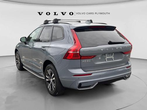 Thunder Gray Metallic 2024 Volvo XC60 B5 Core Dark Theme