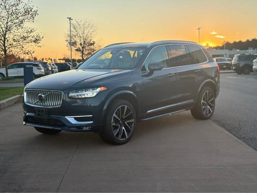 2024 Volvo XC90 B6 Plus Bright Theme 6-Seater