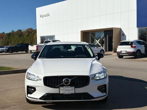 2025 Volvo S60 B5 Core