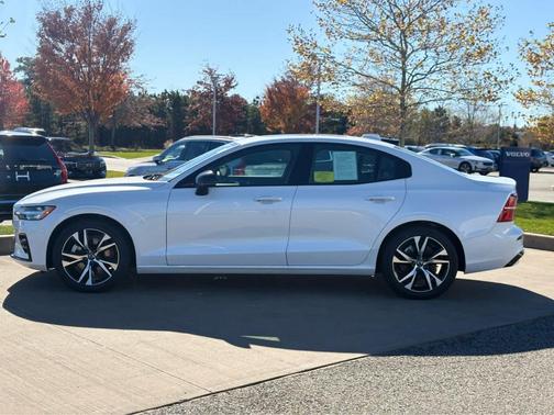 2025 Volvo S60 B5 Core