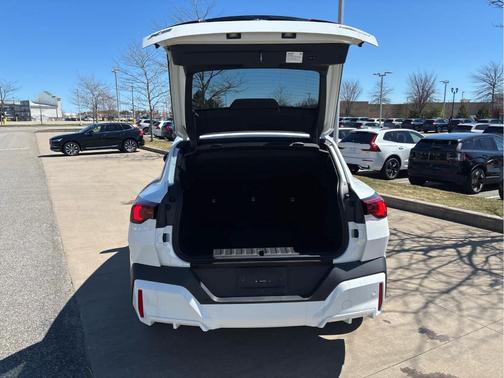 Alpine White 2026 BMW X2 xDrive28i