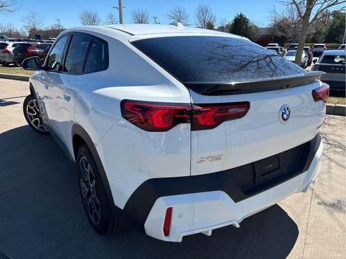 Alpine White 2026 BMW X2 xDrive28i