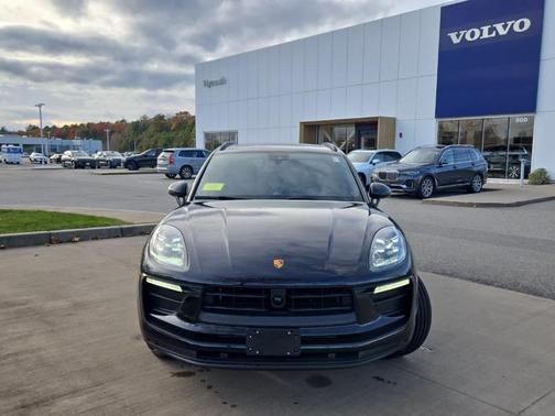 2024 Porsche Macan Base (PDK)