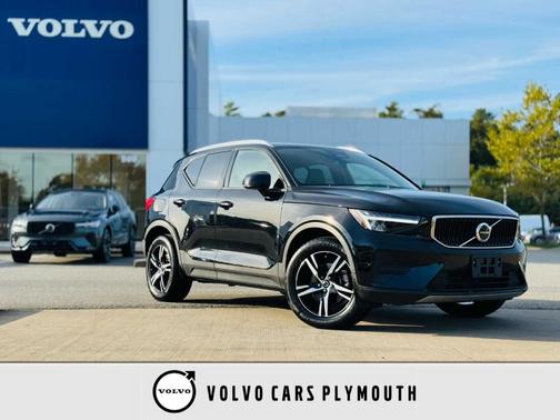2023 Volvo XC40 B5 Core