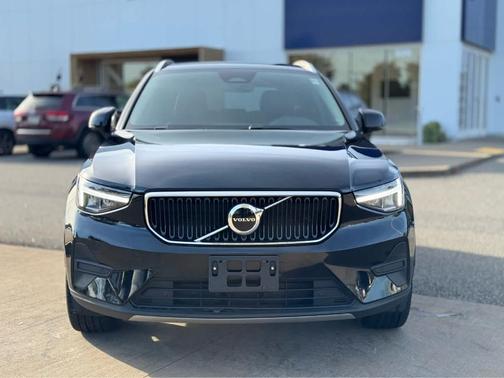 2023 Volvo XC40 B5 Core