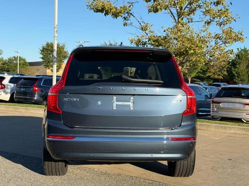 2023 Volvo XC90 B6 Plus 7-Seater