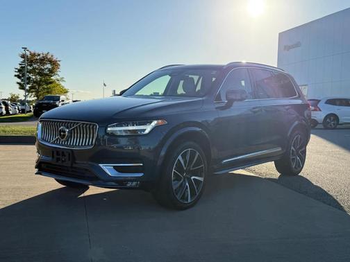 2023 Volvo XC90 B6 Plus 7-Seater