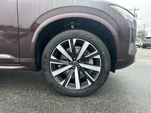 2026 Volvo XC90 B5 Core