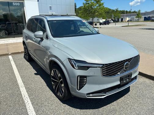 Metallic 2026 Volvo XC90 B6 Plus 7-Seater