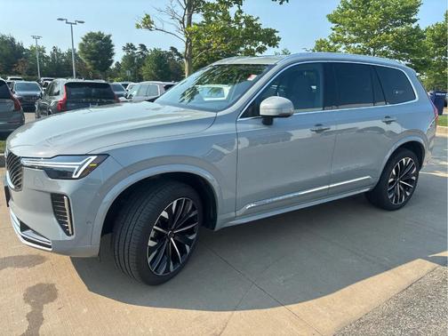 Metallic 2026 Volvo XC90 B6 Plus 7-Seater