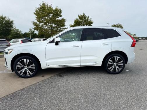 2022 Volvo XC60 B6 Inscription