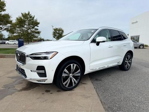 2022 Volvo XC60 B6 Inscription