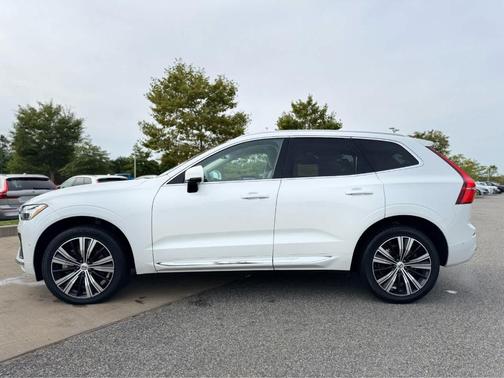 2022 Volvo XC60 B6 Inscription