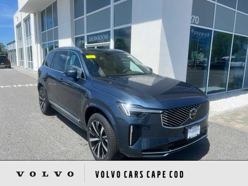 2025 Volvo XC90 B5 Core