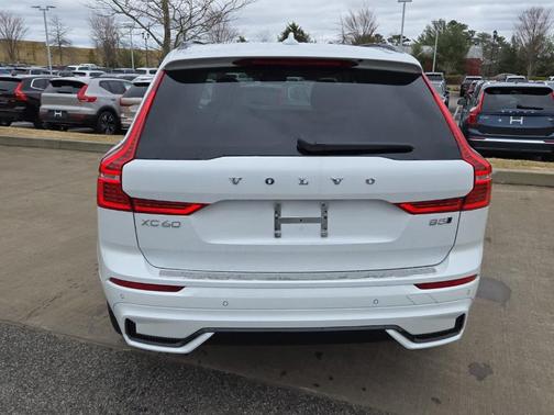 2025 Volvo XC60 B5 Core