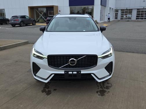 2025 Volvo XC60 B5 Core