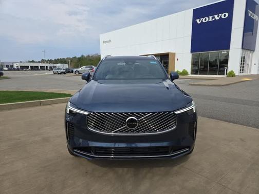 2025 Volvo XC90 Plug-In Hybrid T8 Core 7-Seater