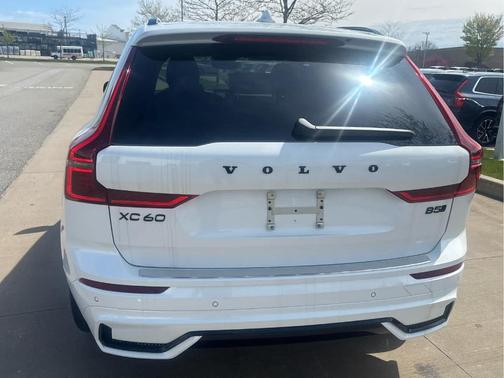 Crystal White 2026 Volvo XC60 B5 Ultra Black Edition