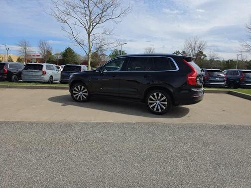 Onyx Black Metallic 2023 Volvo XC90 B5 Core