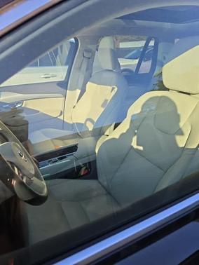 Onyx Black Metallic 2023 Volvo XC90 B5 Core