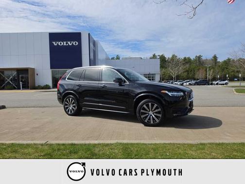 Onyx Black Metallic 2023 Volvo XC90 B5 Core