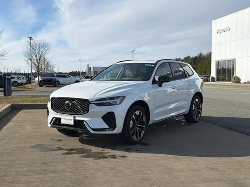 2026 Volvo XC60 B5 Plus