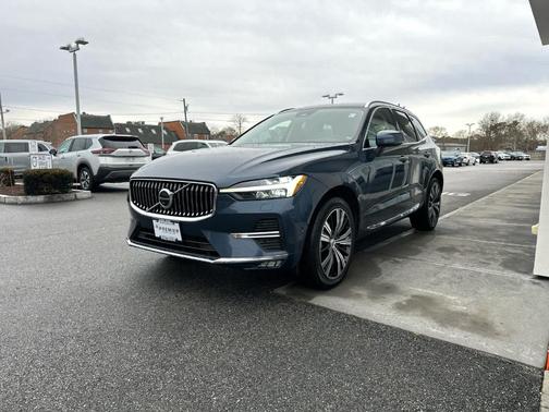 2023 Volvo XC60 B5 Plus Bright Theme