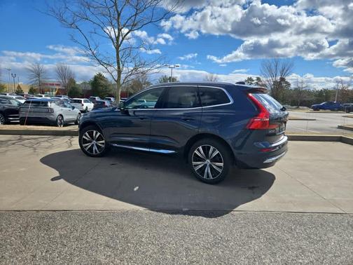 2023 Volvo XC60 B5 Plus Bright Theme