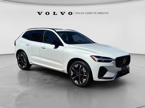 Crystal White Metallic 2026 Volvo XC60 B5 Plus