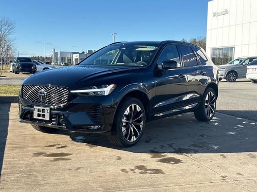 2026 Volvo XC60 B5 Plus