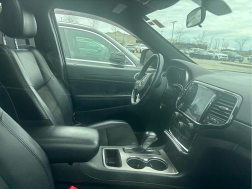 Sting Gray Clearcoat 2021 Jeep Grand Cherokee Laredo X