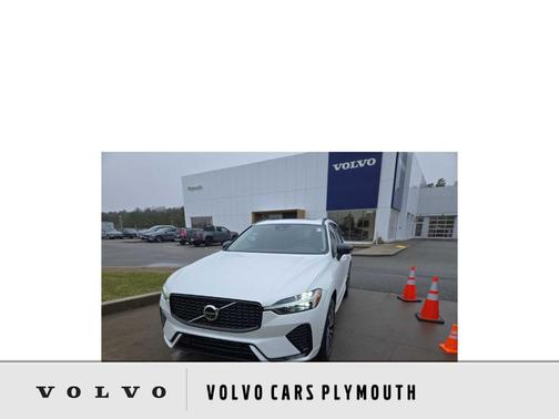 2023 Volvo XC60 B5 Plus Dark Theme
