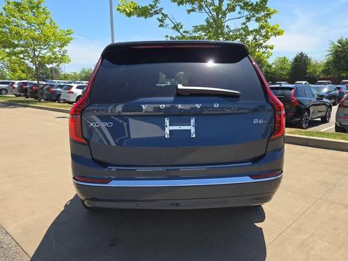 2026 Volvo XC90 PLUS