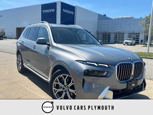 Gray Metallic 2026 BMW X7 xDrive40i