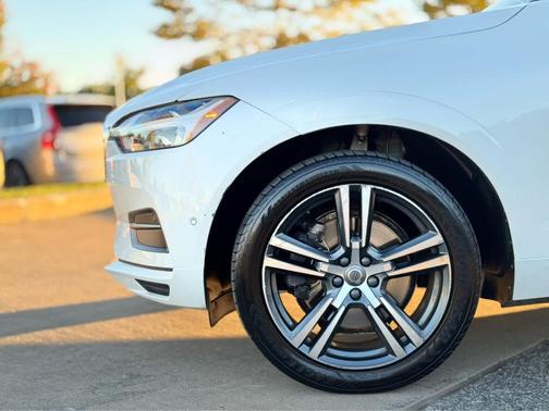 2019 Volvo XC60 T6 Momentum