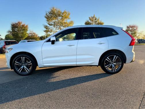 2019 Volvo XC60 T6 Momentum