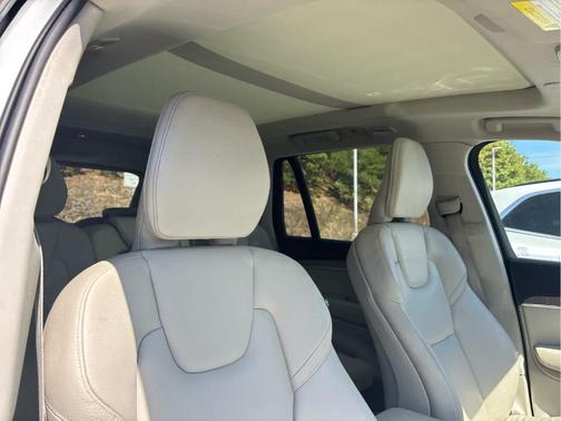 2024 Volvo XC90 B6 Plus Bright Theme 7-Seater