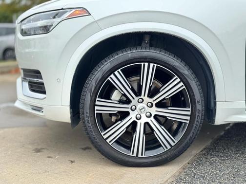 2024 Volvo XC90 B6 Plus Bright Theme 7-Seater
