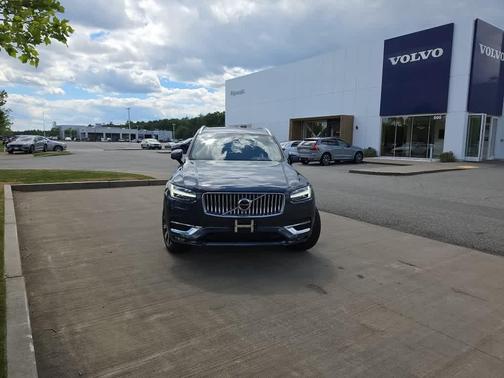 Denim Blue Metallic 2023 Volvo XC90 B6 Plus 7-Seater