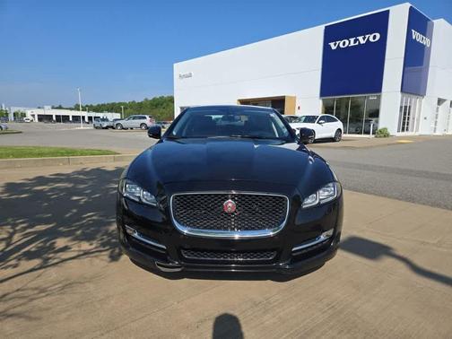 2016 Jaguar XJ XJ R-Sport