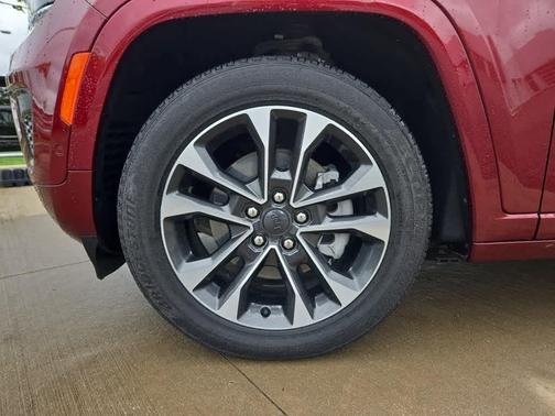 2022 Jeep Grand Cherokee 4xe Overland
