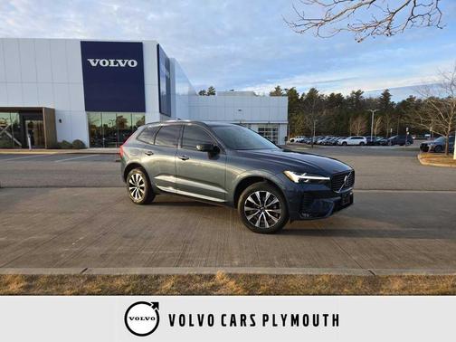 2023 Volvo XC60 B5 Plus Dark Theme