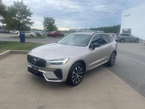2025 Volvo XC60 B5 Plus