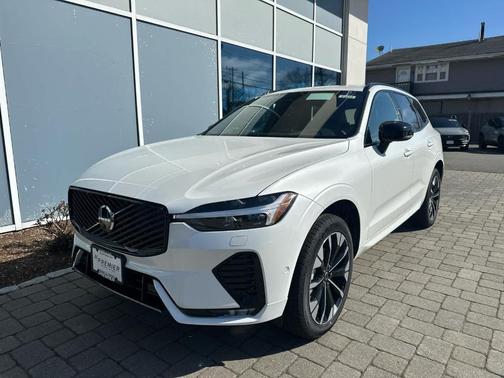 2026 Volvo XC60 B5 Plus