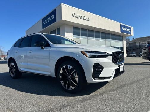 2026 Volvo XC60 B5 Plus