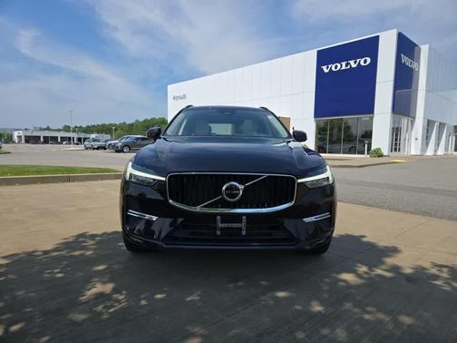 2022 Volvo XC60 B5 Momentum