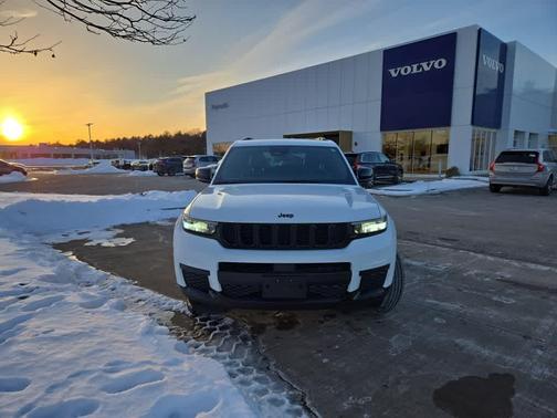 2023 Jeep Grand Cherokee L Laredo