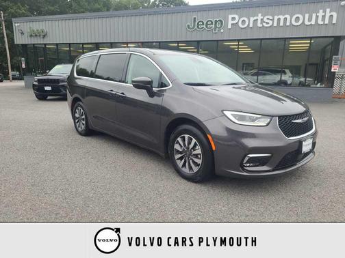 Granite Crystal Clearcoat Metallic 2023 Chrysler Pacifica Hybrid Touring L