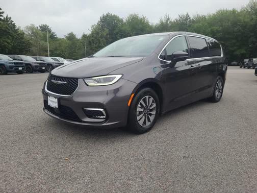 Granite Crystal Clearcoat Metallic 2023 Chrysler Pacifica Hybrid Touring L
