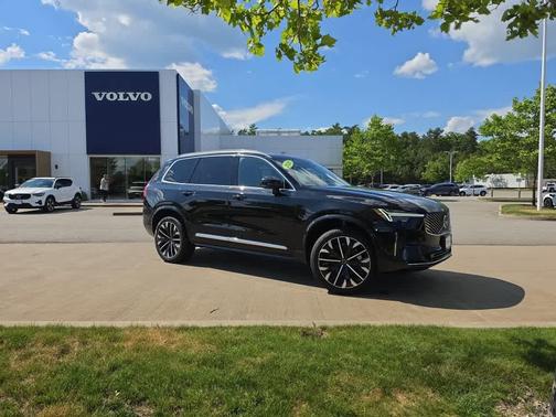Onyx Black Metallic 2026 Volvo XC90 B6 Plus 7-Seater